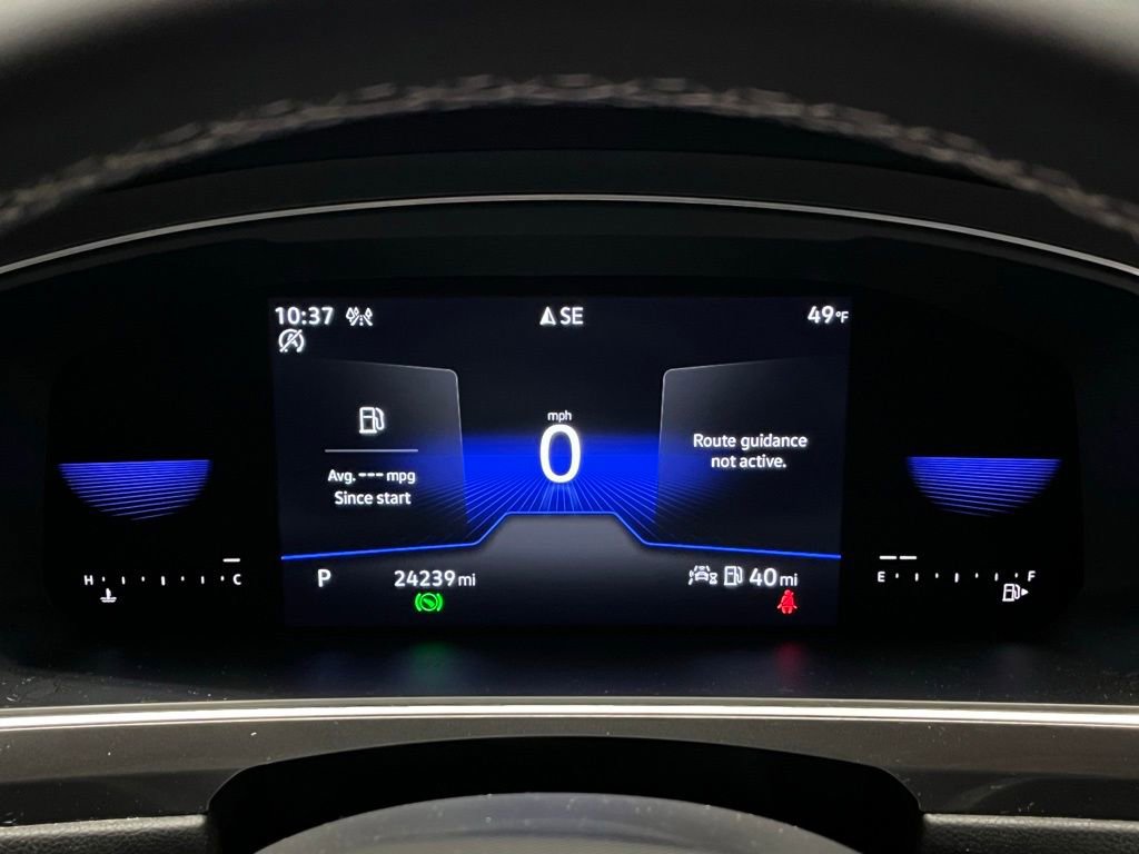 Used 2022 Volkswagen Tiguan SE w/ Panoramic Sunroof Package image 24