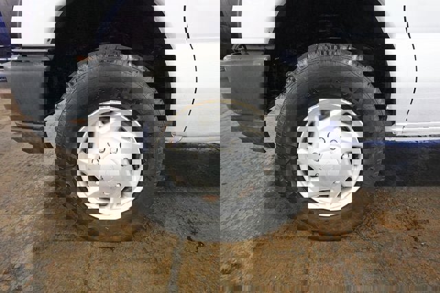 Used 2009 Ford E-350 and Econoline 350 Super Duty image 7