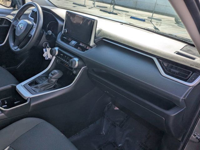 Used 2024 Toyota RAV4 LE AWD/4WD image 6