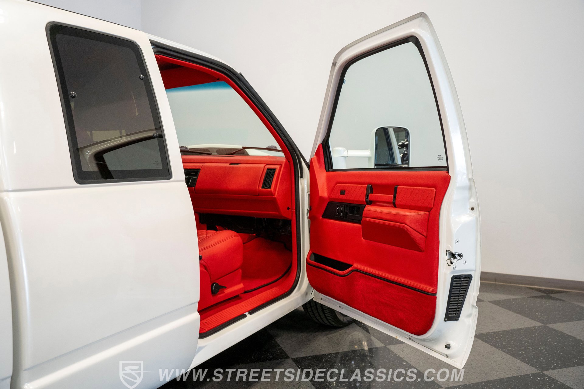 Used 1989 Chevrolet Silverado 3500 2WD Extended Cab image 27