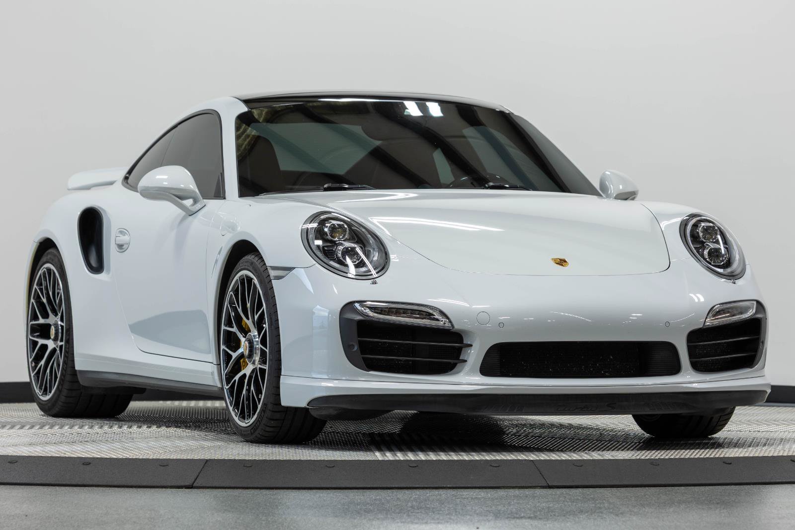 Used 2015 Porsche 911 Turbo S AWD/4WD image 1