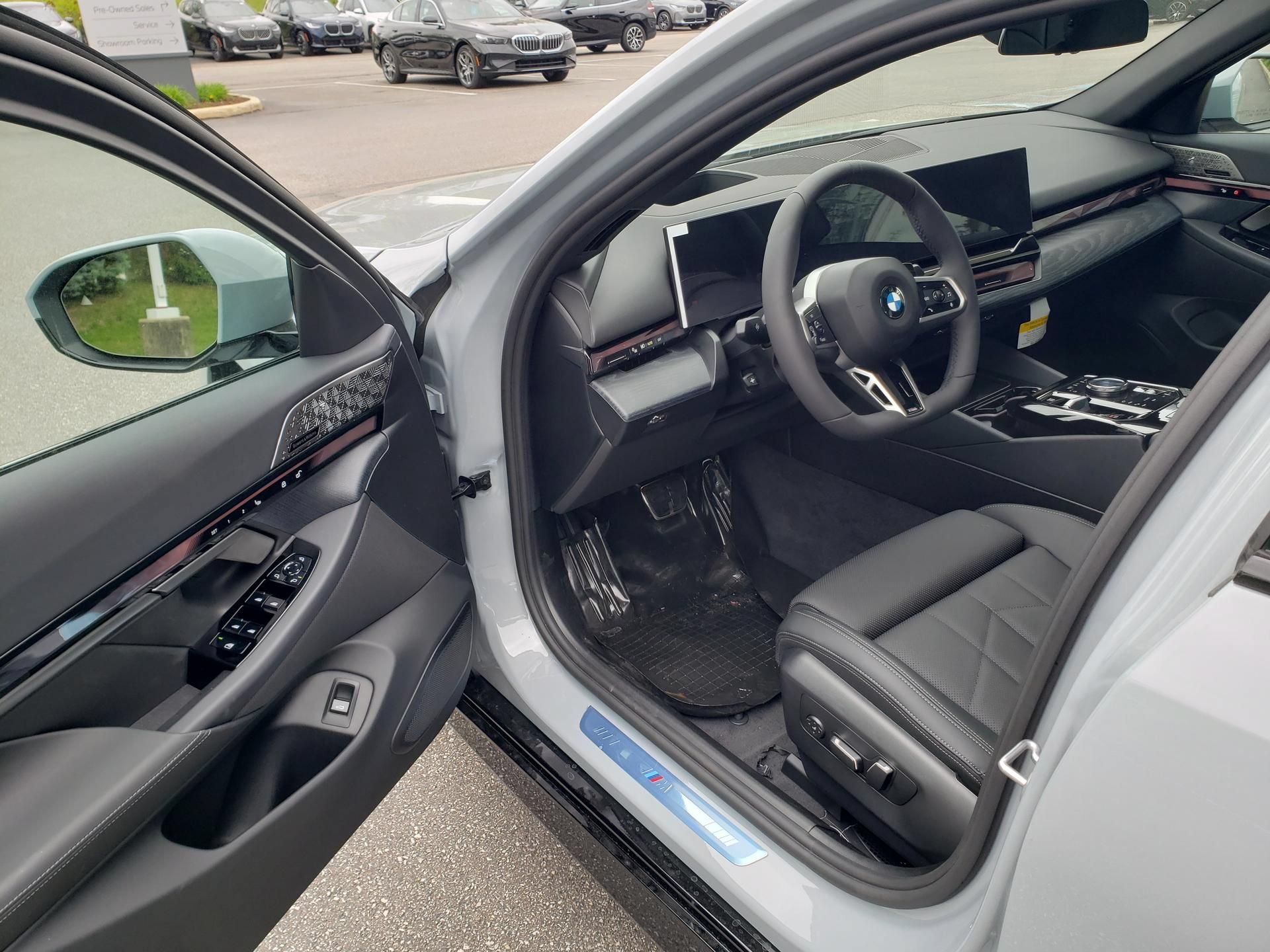 New 2027 BMW 530i xDrive w/ M Sport Package AWD/4WD image 9