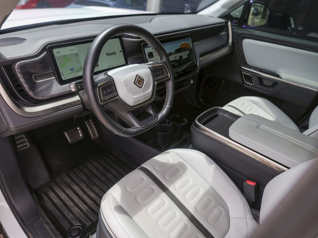 Used 2023 Rivian R1S Adventure image 5