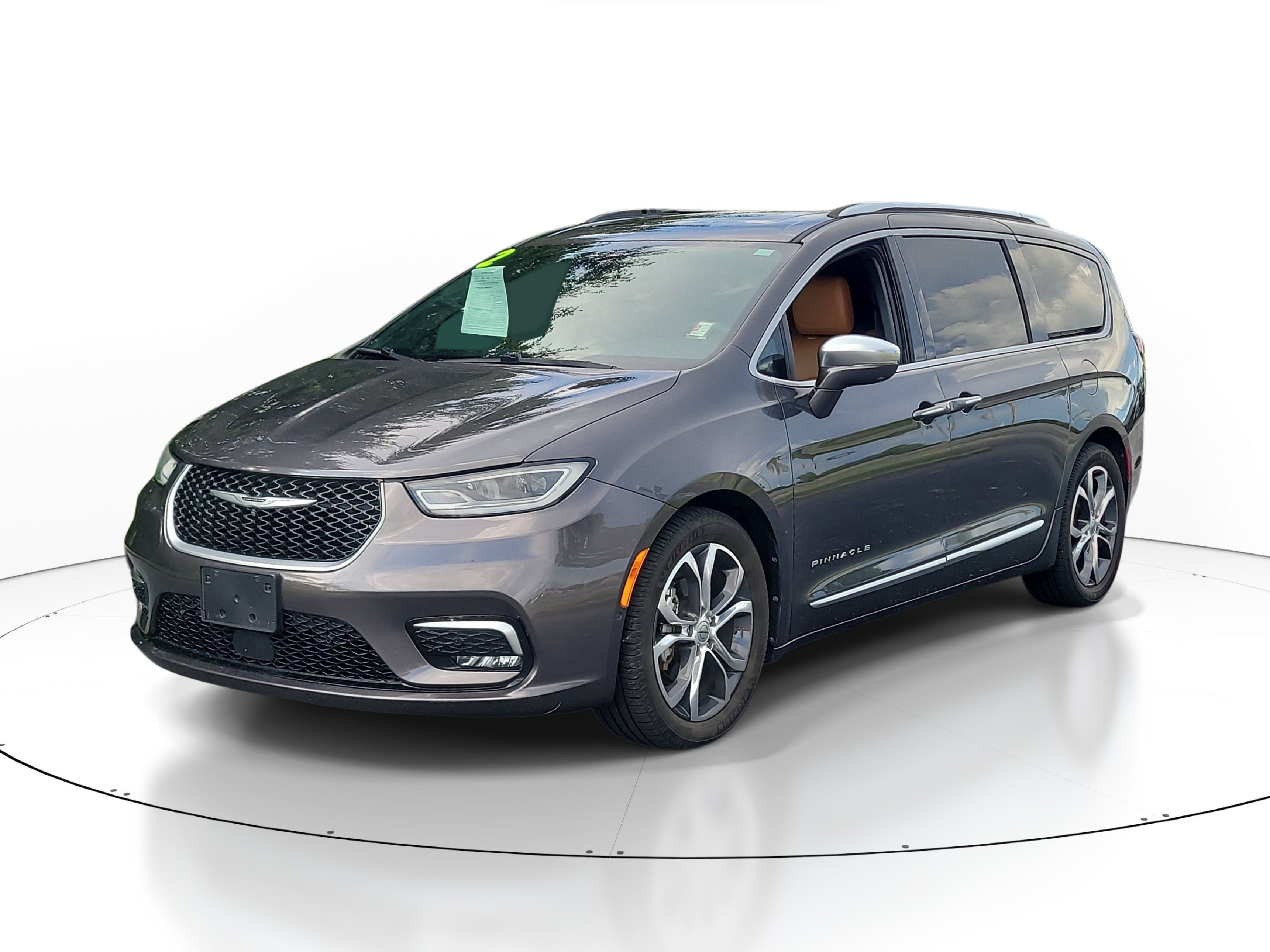 Used 2022 Chrysler Pacifica Pinnacle FWD image 3