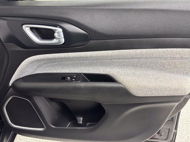 Used 2022 Jeep Compass Latitude AWD/4WD image 19