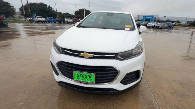 Used 2018 Chevrolet Trax LS FWD image 3