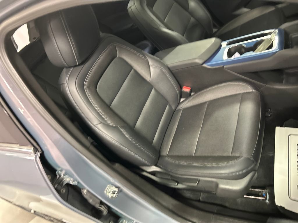 Used 2025 Chevrolet Equinox EV LT w/ Convenience Package FWD image 26