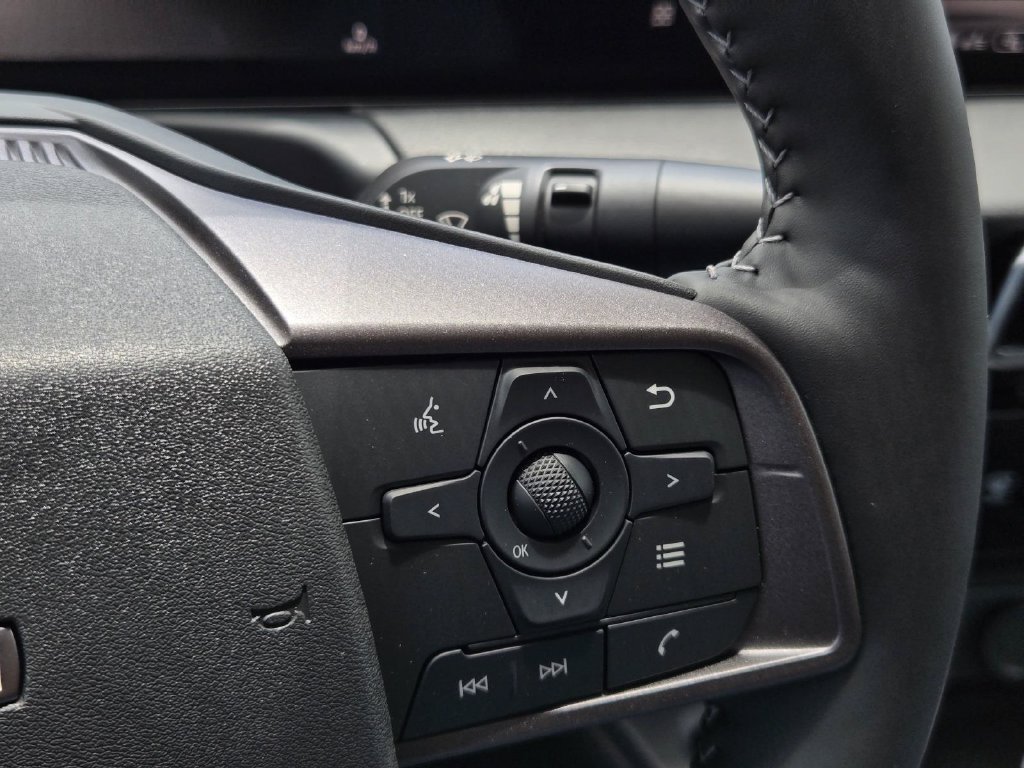 New 2027 Nissan Sentra SV w/ Floor Mat Package FWD image 25