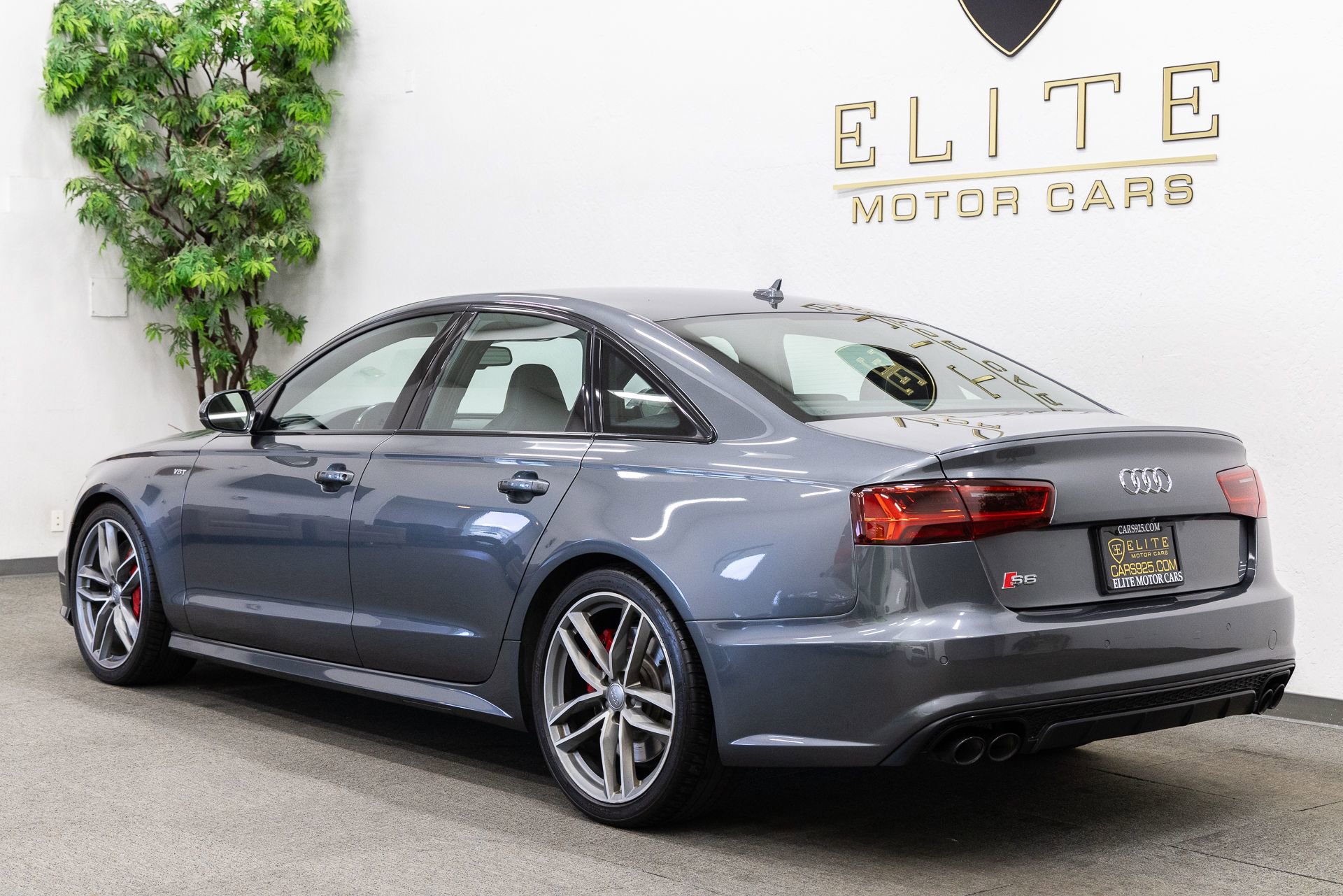 Used 2017 Audi S6 Premium Plus w/ S6 Sport Package AWD/4WD image 3