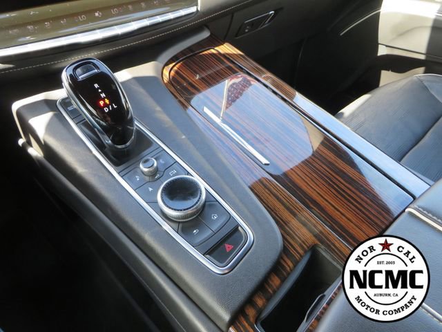 Used 2023 Cadillac Escalade Premium Luxury AWD/4WD image 28