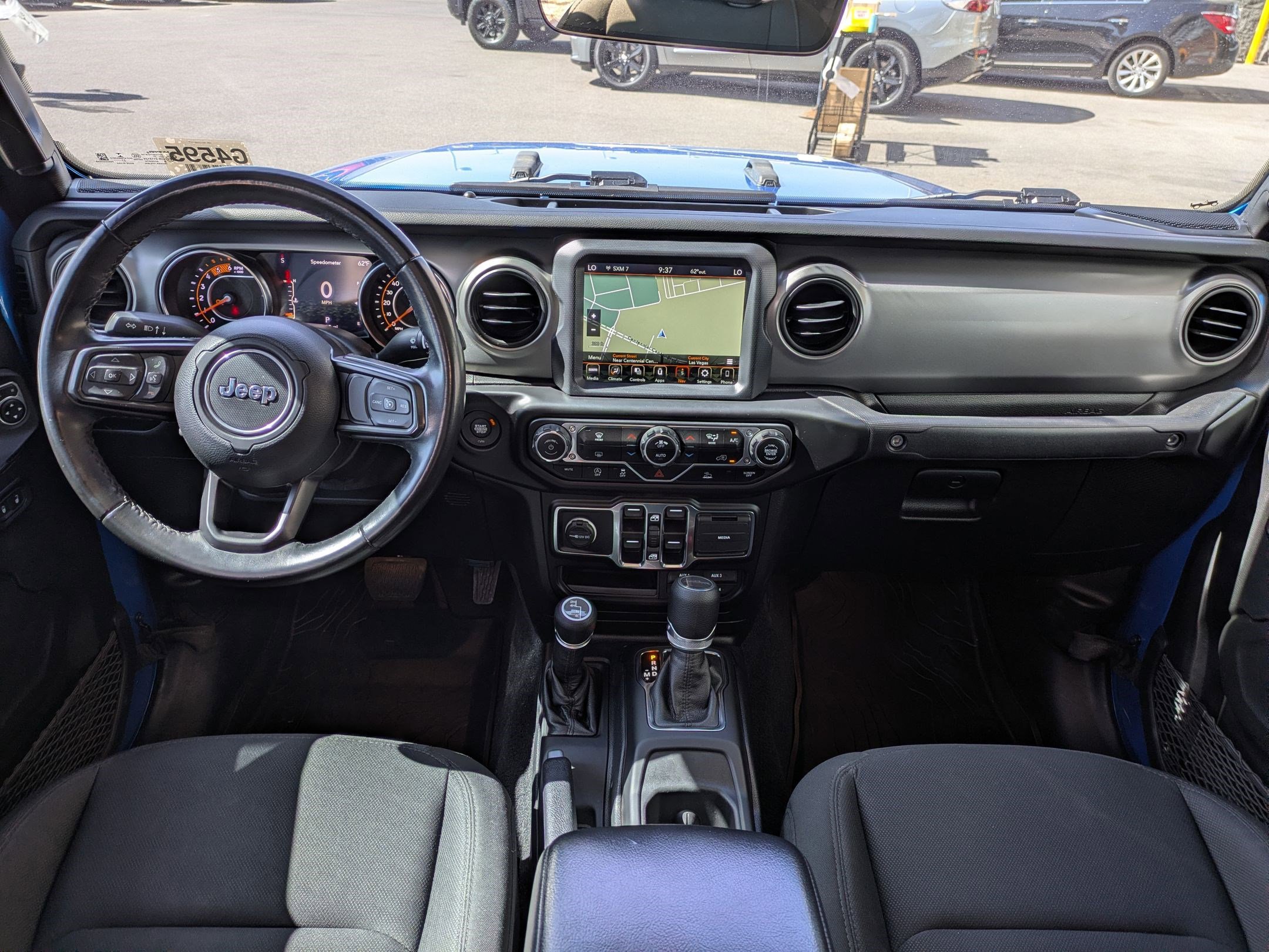 Used 2021 Jeep Gladiator Willys AWD/4WD image 25