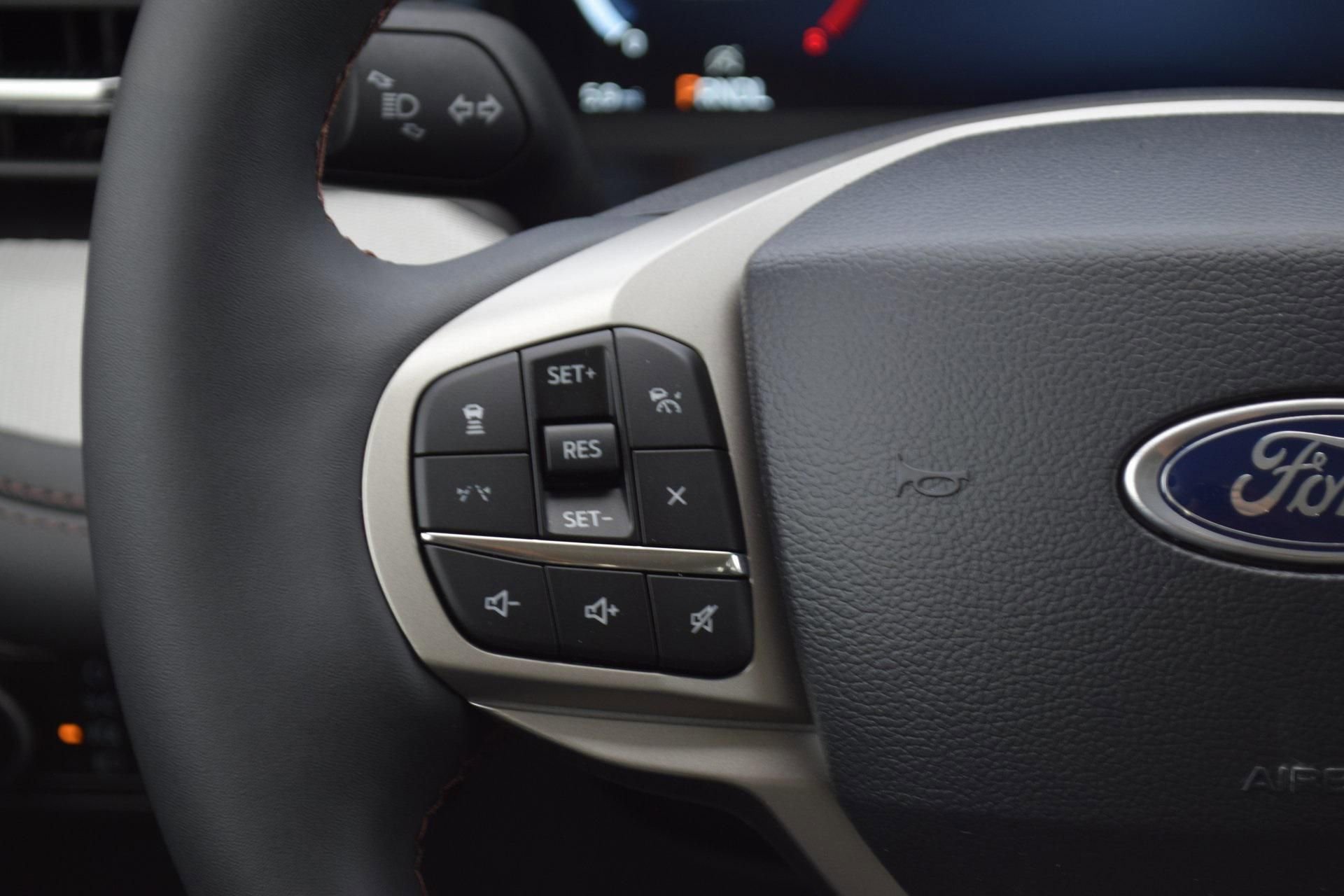 New 2026 Ford Explorer Active w/ Active Comfort Package image 9