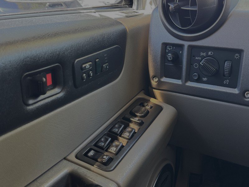 Used 2003 HUMMER H2 w/ Preferred Equipment Group AWD/4WD image 13