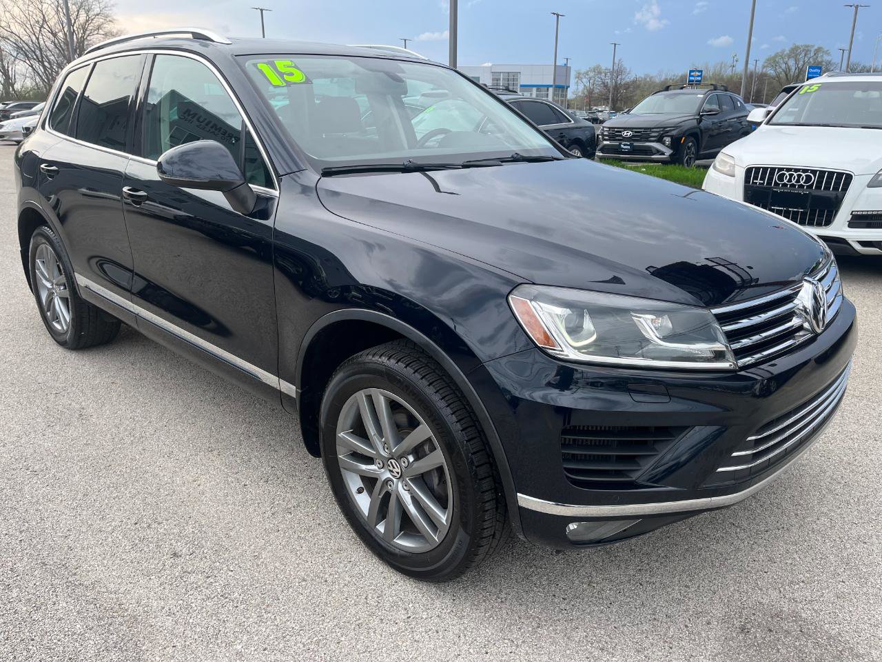 Used 2015 Volkswagen Touareg TDI AWD/4WD image 7