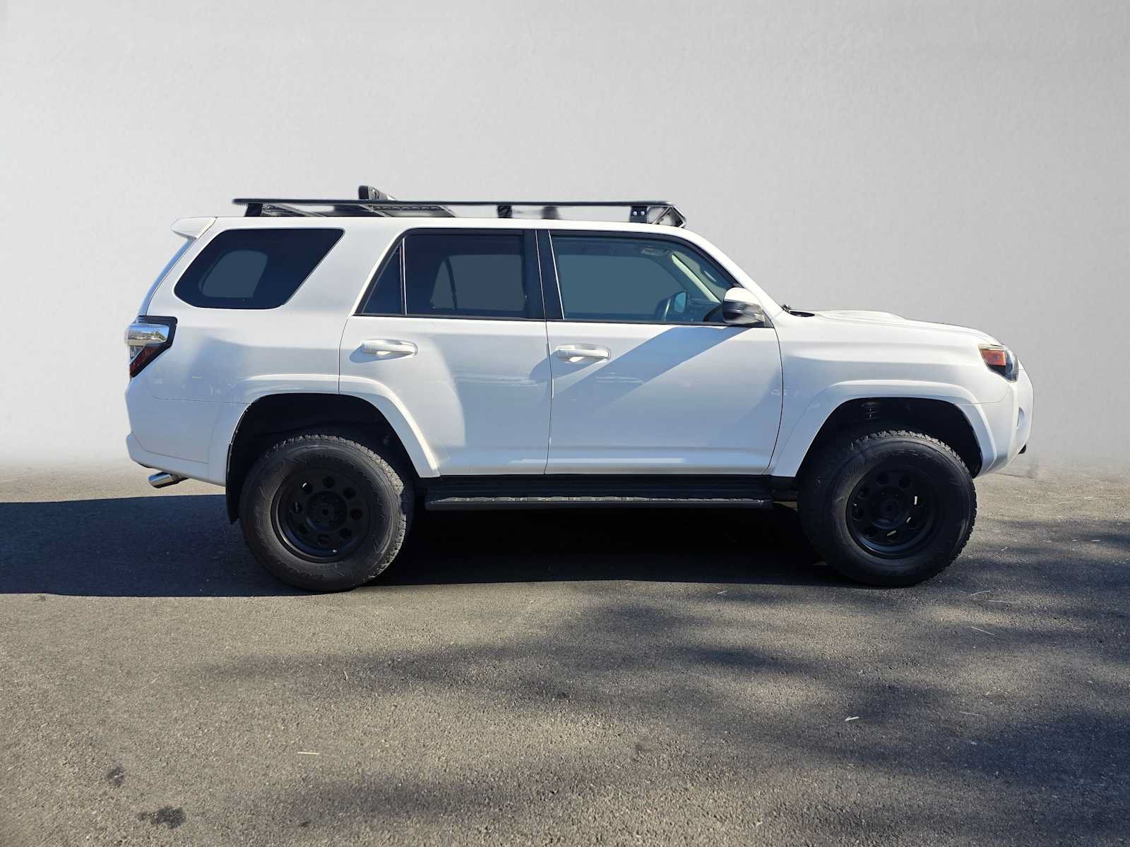 Used 2016 Toyota 4Runner Trail AWD/4WD image 2
