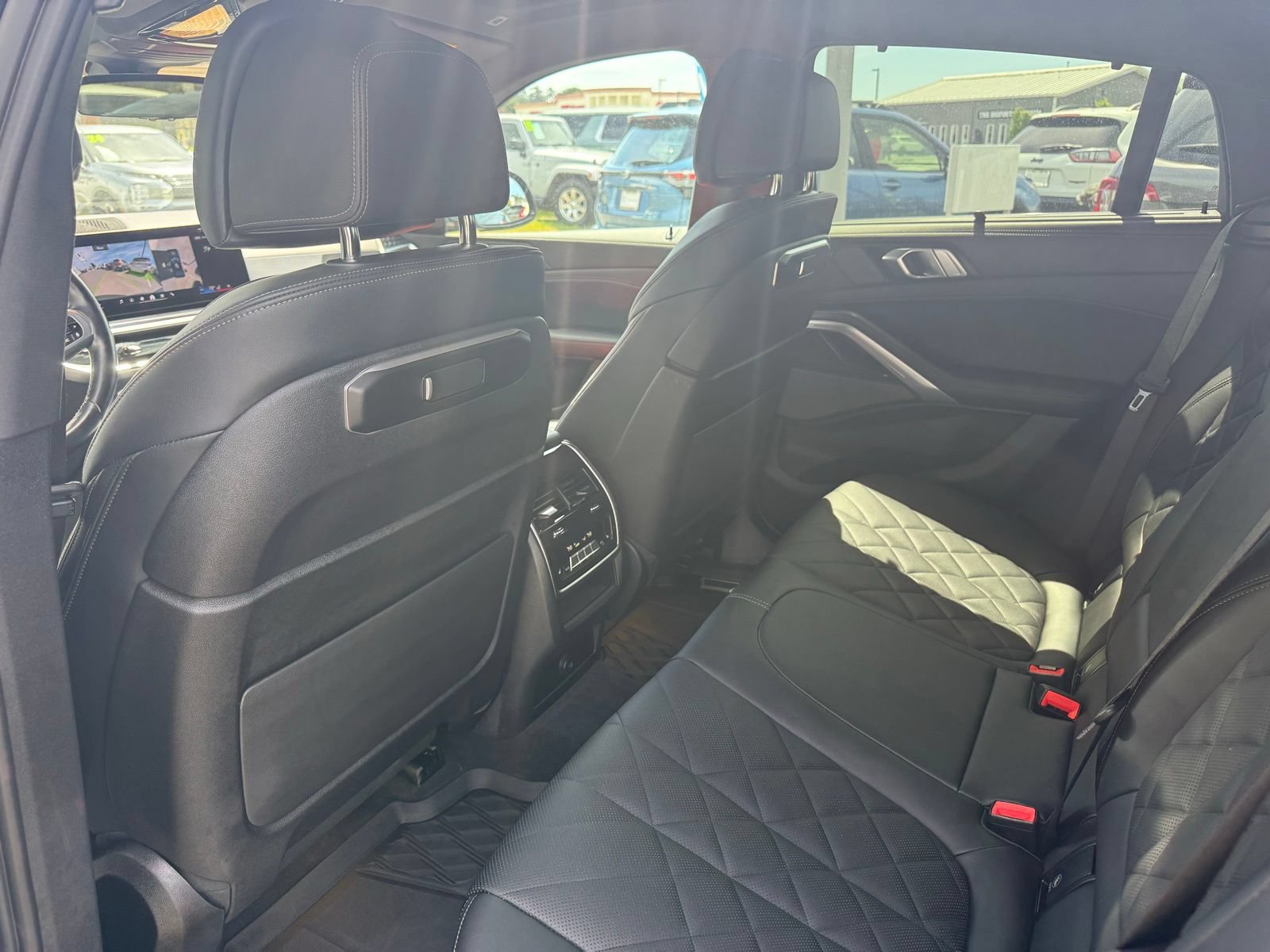 Certified 2024 BMW X6 xDrive40i w/ Premium Package AWD/4WD image 25