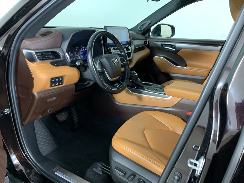 Used 2022 Toyota Highlander Platinum image 22