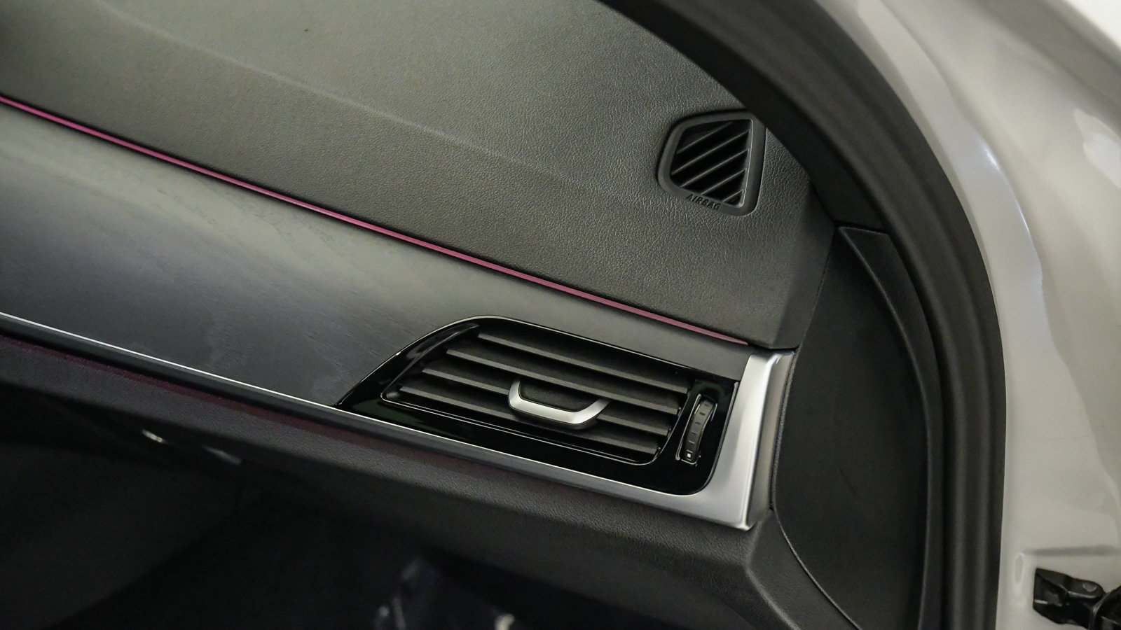 Used 2023 BMW 530i w/ Convenience Package RWD image 16