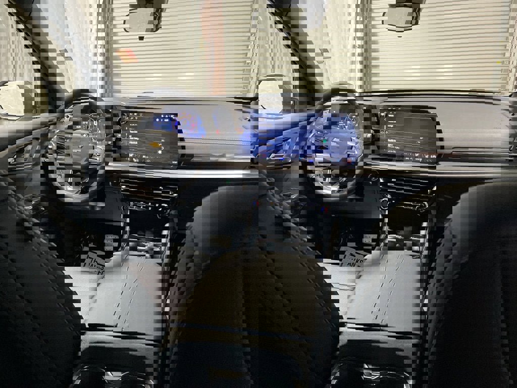 New 2026 Chevrolet Traverse LT w/ Sun and Wheel Package image 15