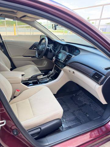 Used 2016 Honda Accord EX image 12