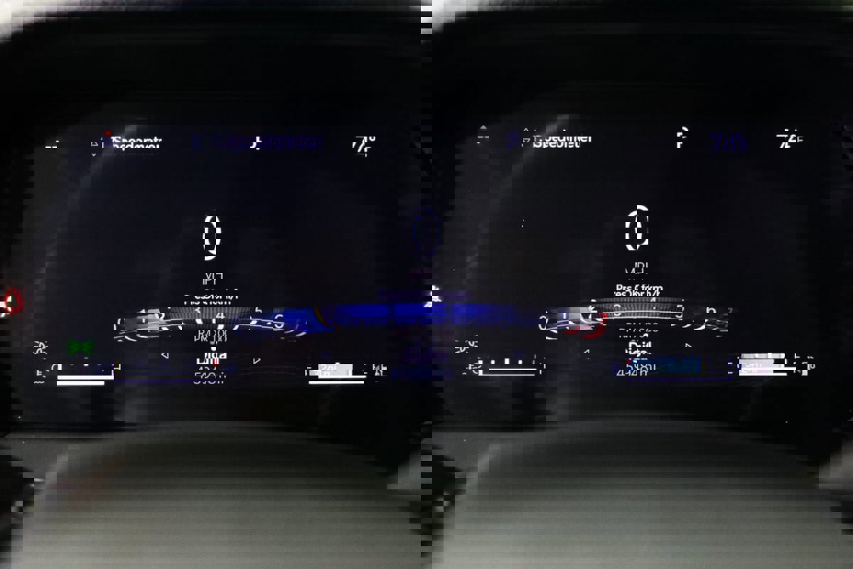 Used 2024 Jeep Grand Cherokee L Limited w/ Luxury Tech Group II image 35