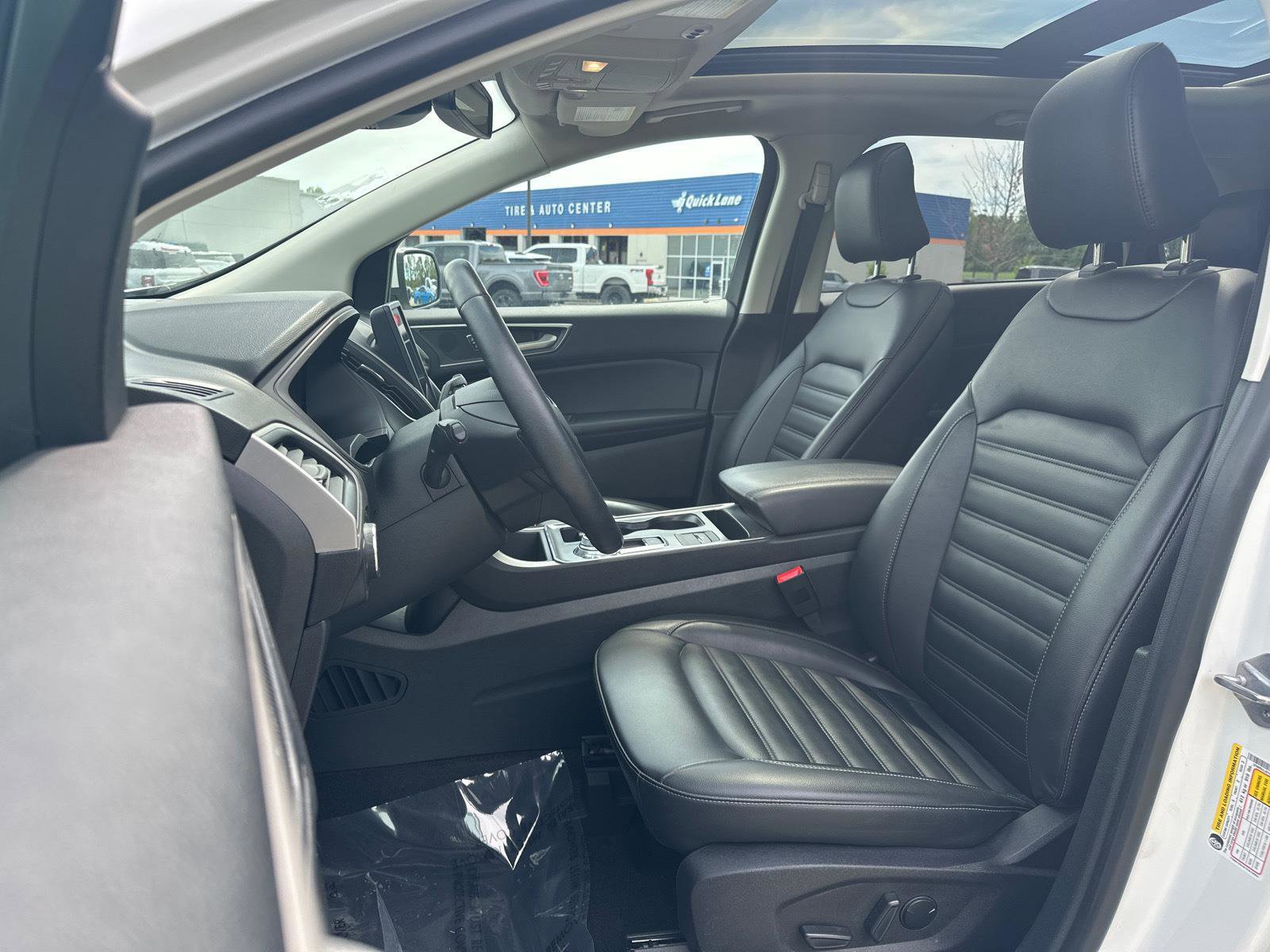Certified 2022 Ford Edge SEL w/ Convenience Package AWD/4WD image 6