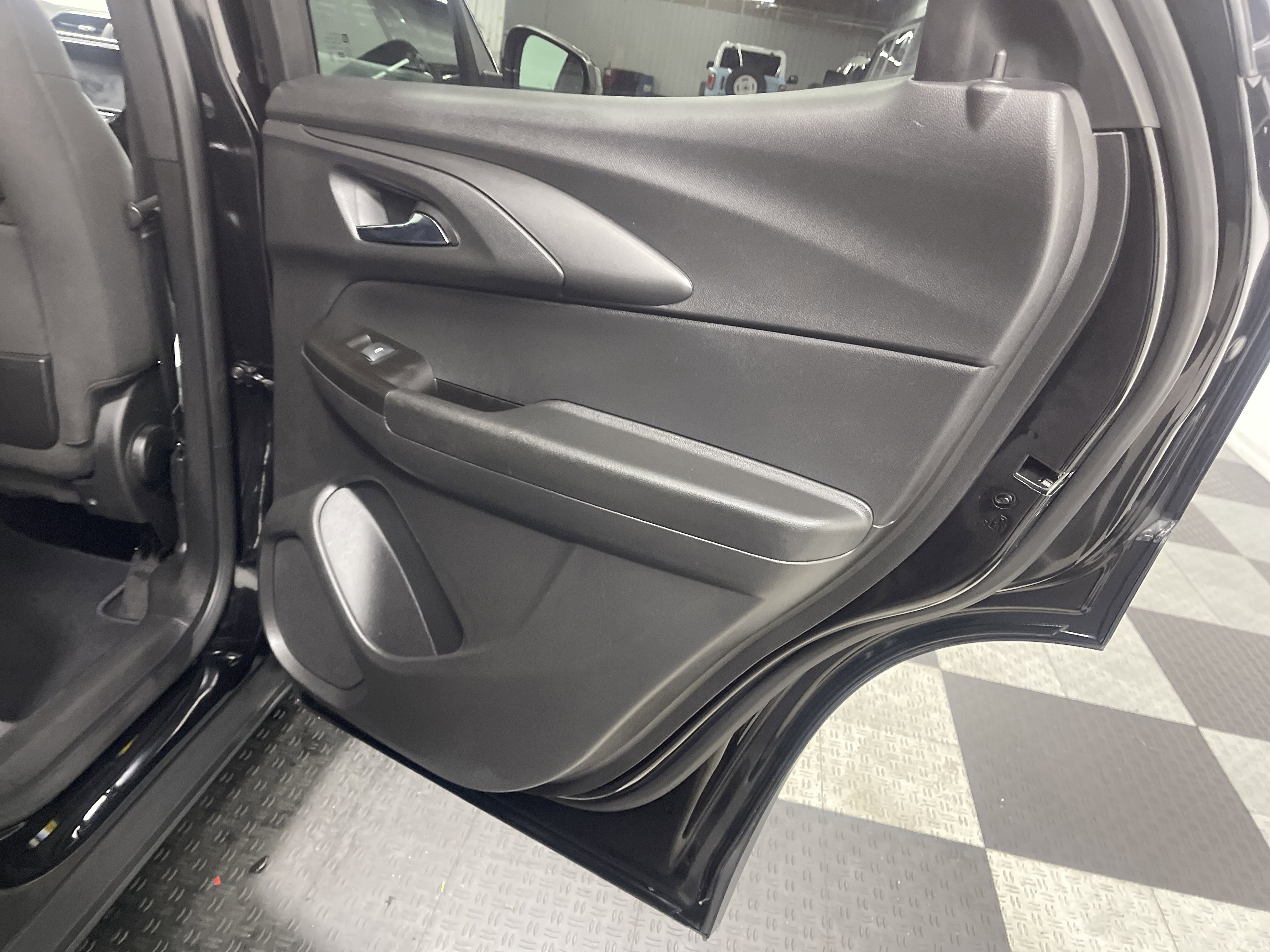 Used 2023 Chevrolet TrailBlazer LT w/ Convenience Package image 19