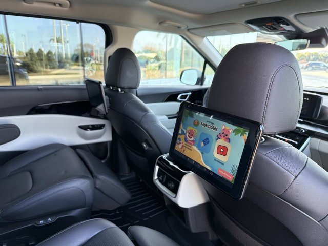 Used 2024 Kia Carnival SX Prestige image 22