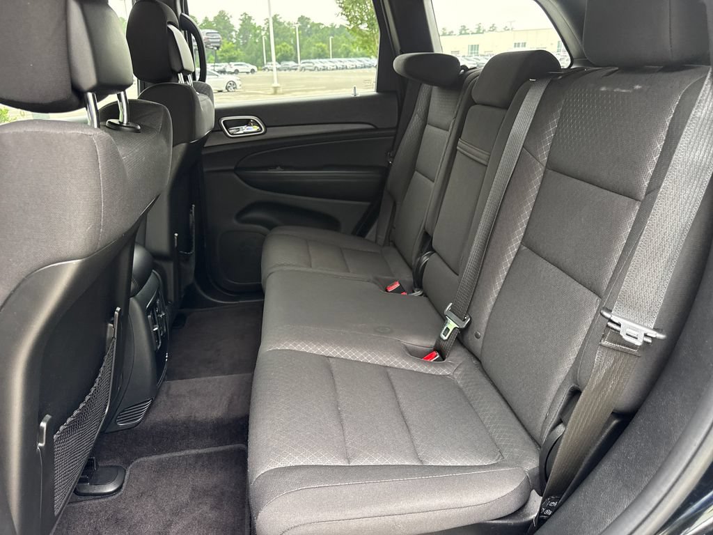 Used 2018 Jeep Grand Cherokee Laredo RWD image 31