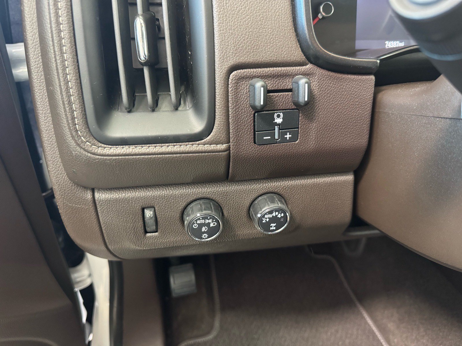 Used 2022 GMC Canyon Denali AWD/4WD image 19