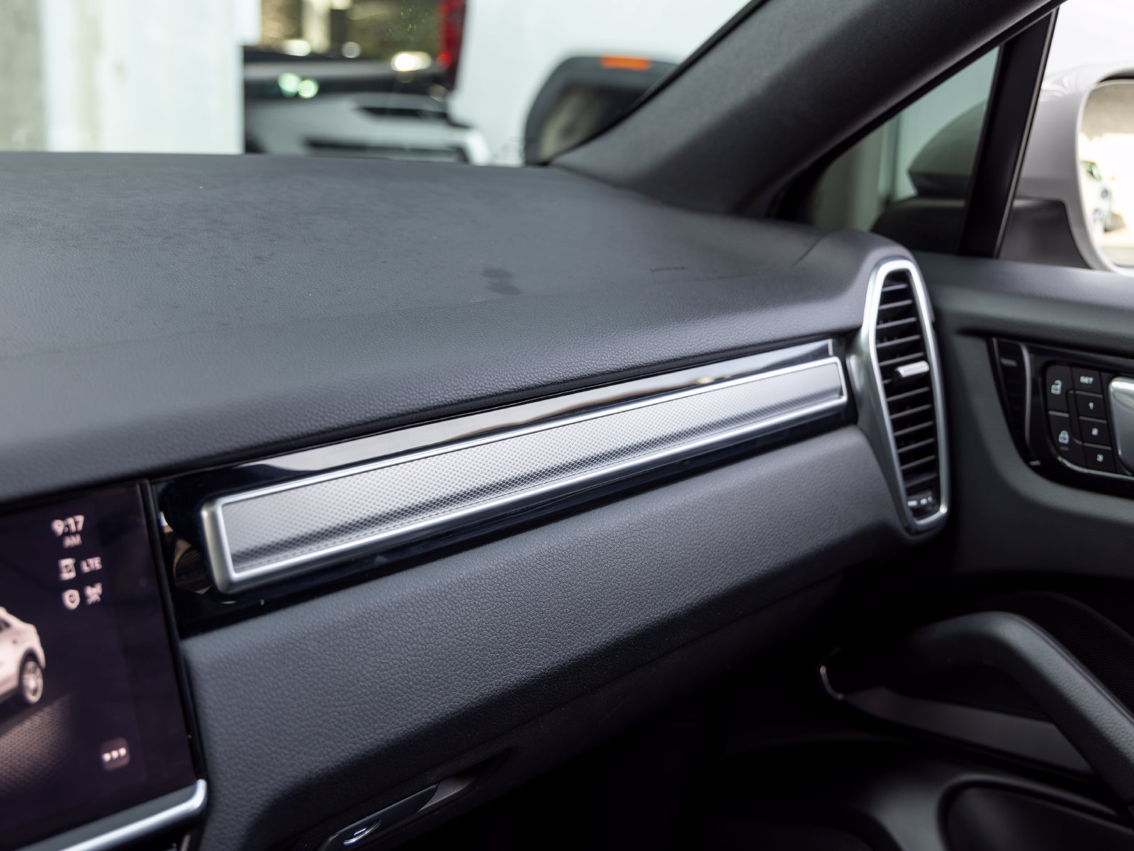 Certified 2022 Porsche Cayenne Platinum Edition AWD/4WD image 45