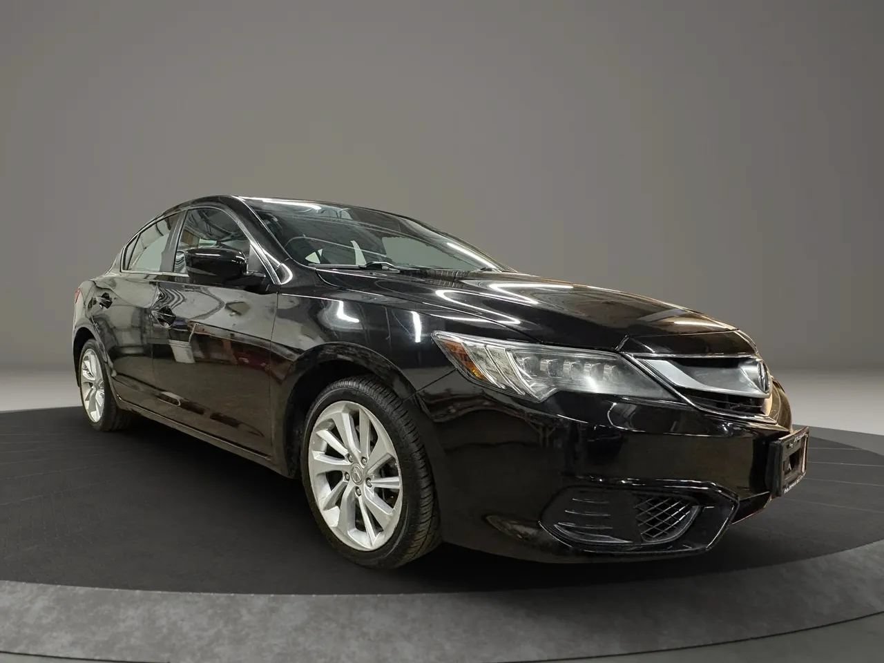 Used 2017 Acura ILX FWD image 2