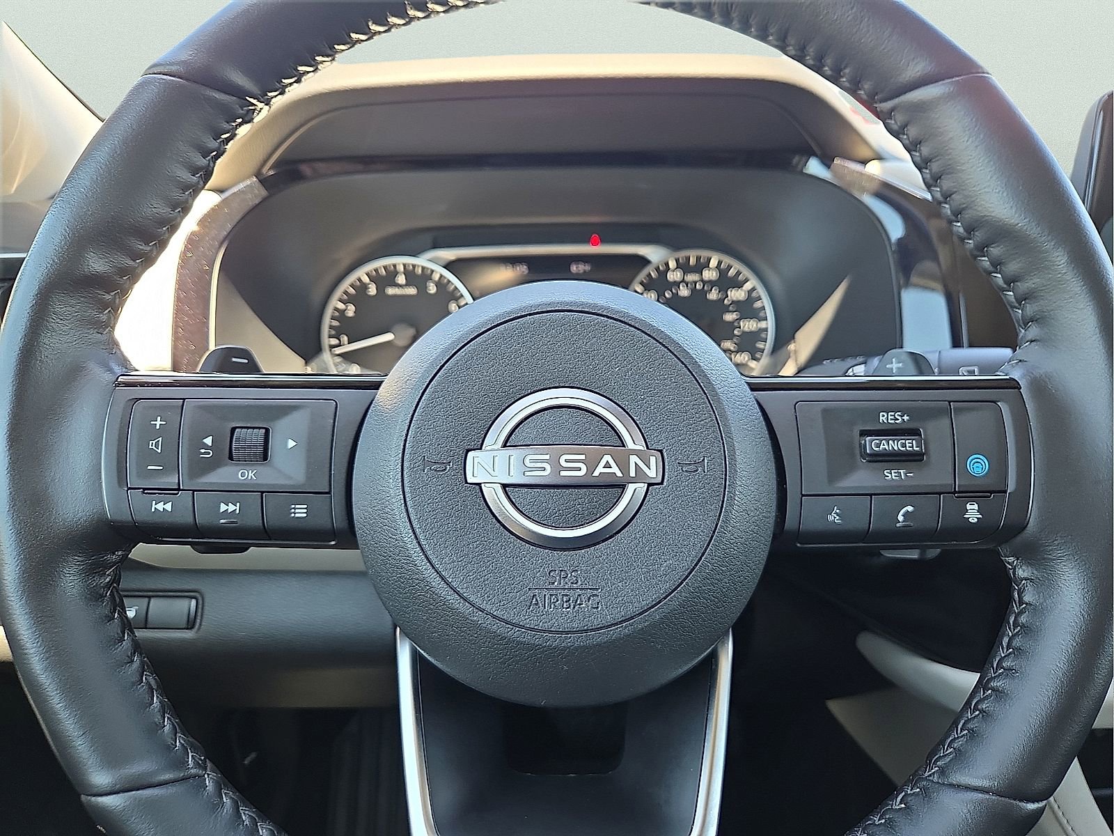 Used 2024 Nissan Pathfinder SL FWD image 24