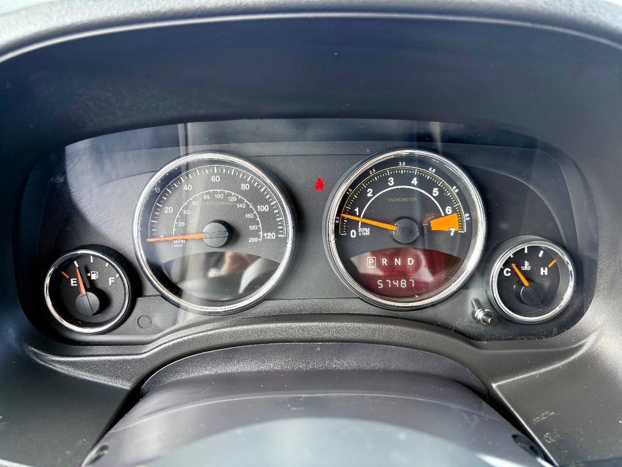 Used 2014 Jeep Compass Latitude FWD image 19