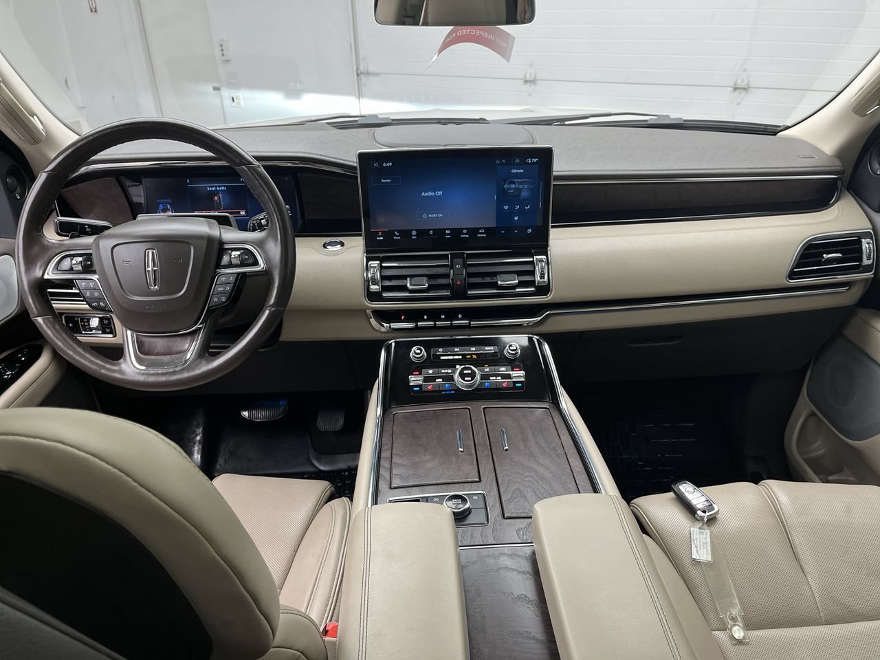 Used 2023 Lincoln Navigator L Reserve AWD/4WD image 4