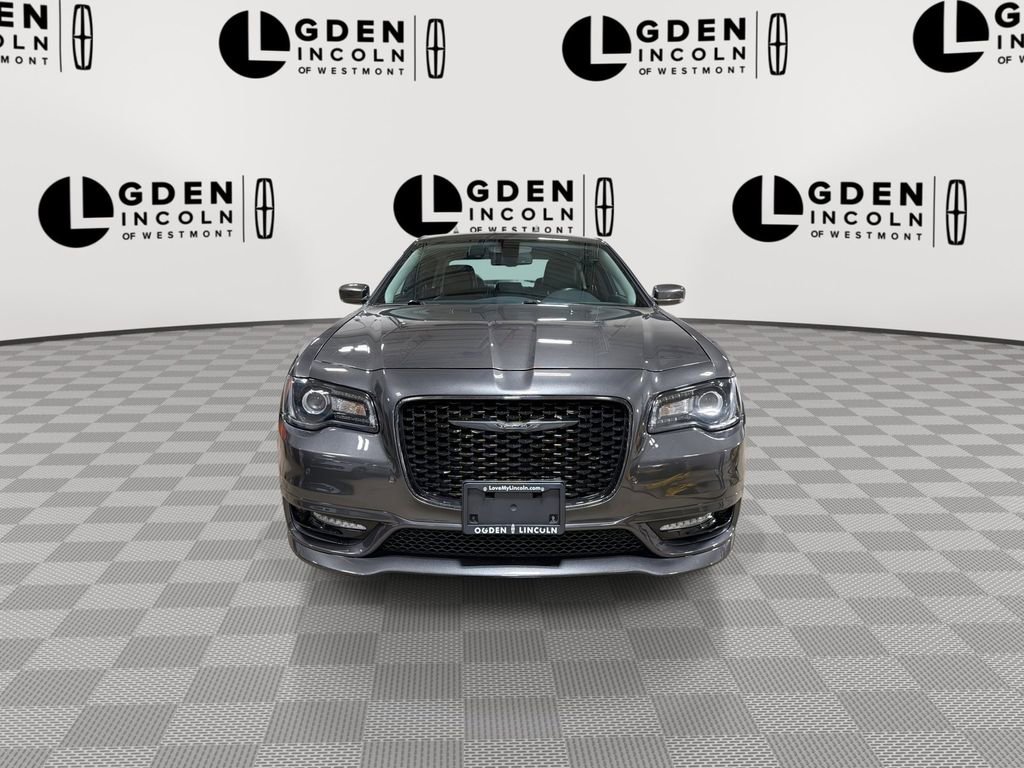 Used 2021 Chrysler 300 Touring L image 3