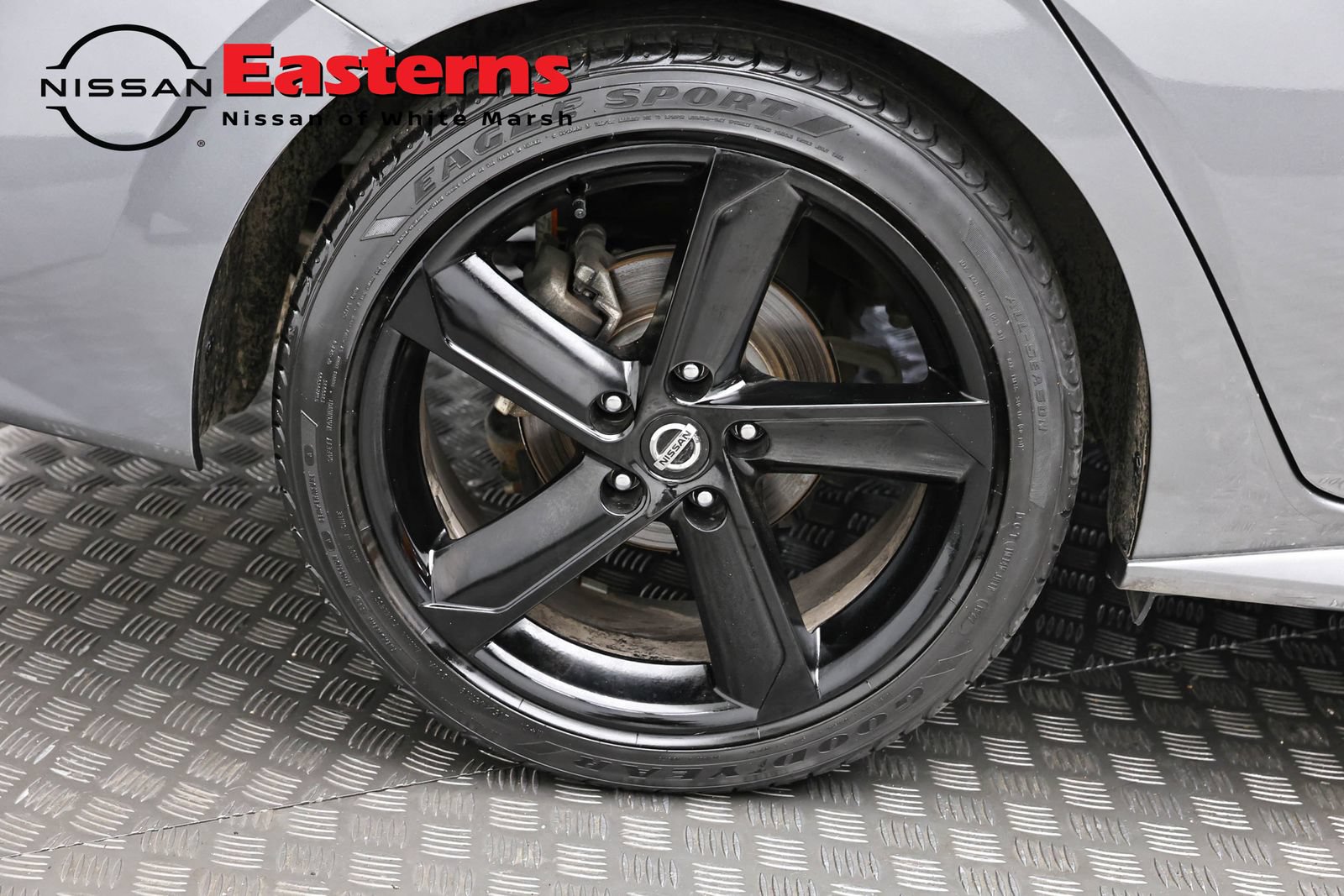 Used 2023 Nissan Sentra SR w/ Midnight Edition Package FWD image 29