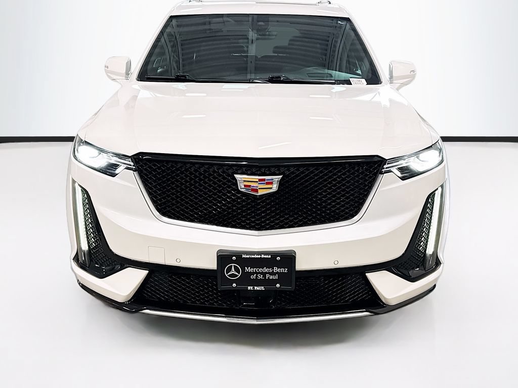 Used 2025 Cadillac XT6 Sport w/ Technology Package AWD/4WD image 2