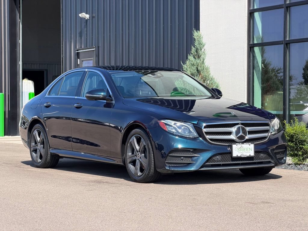 Used 2018 Mercedes-Benz E 300 4MATIC image 4