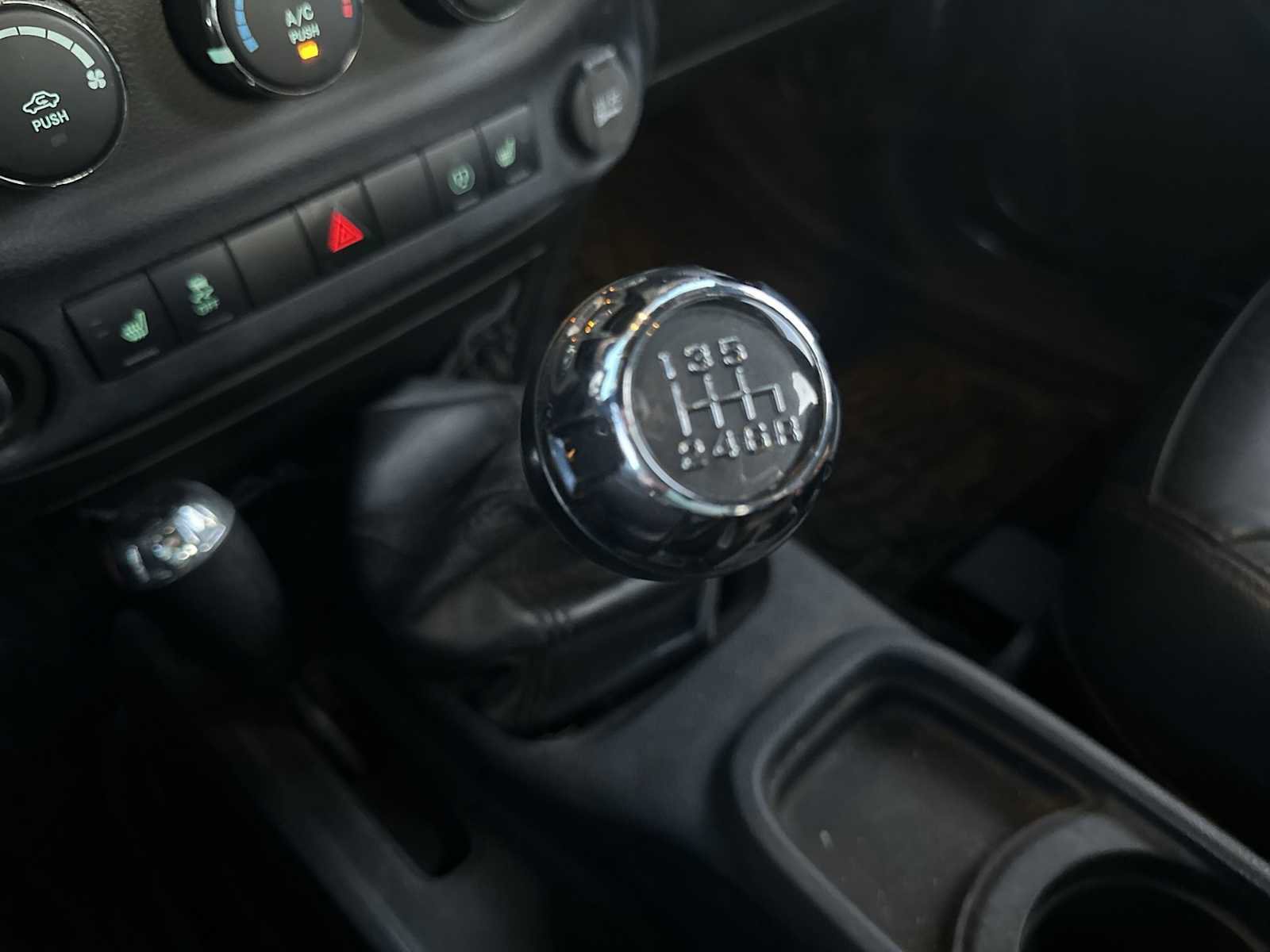 Used 2016 Jeep Wrangler Sahara image 20