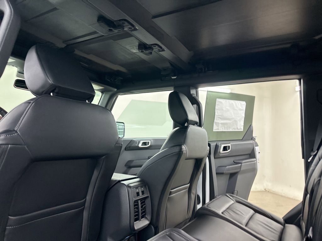 New 2025 Ford Bronco Outer Banks w/ Sasquatch Package AWD/4WD image 24