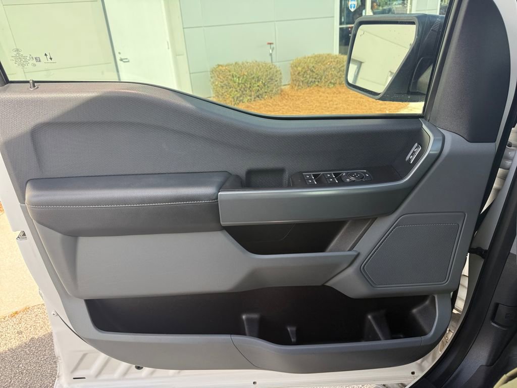 Used 2022 Ford F150 XLT w/ Trailer Tow Package image 12