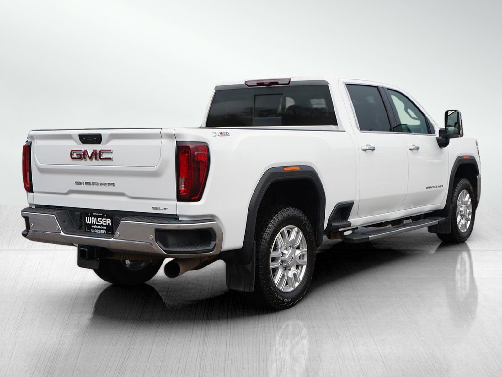 Used 2023 GMC Sierra 3500 SLT w/ SLT Premium Package image 5