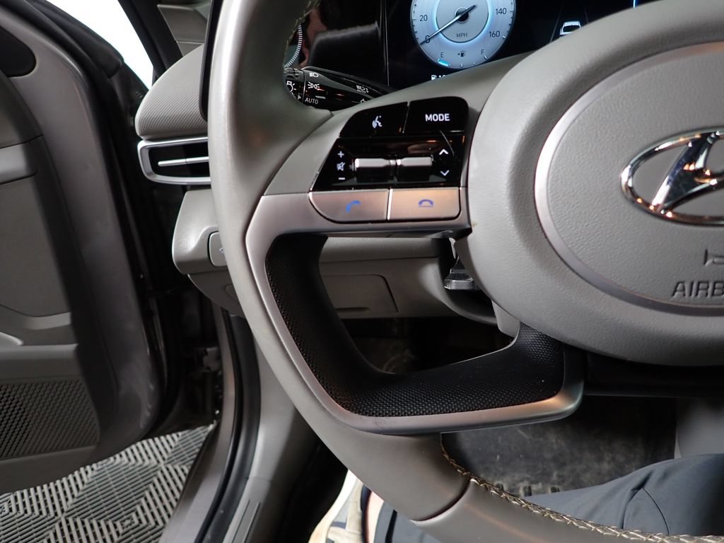 Used 2023 Hyundai Elantra SEL w/ Convenience Package FWD image 25