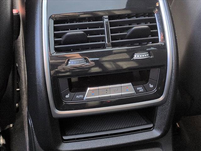 Used 2025 BMW X7 M60i image 18