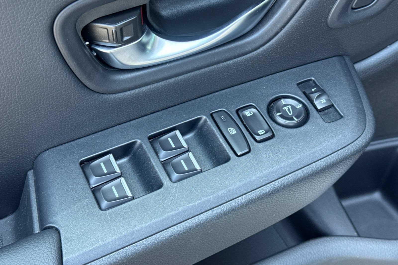 Used 2024 Honda Pilot Touring image 13