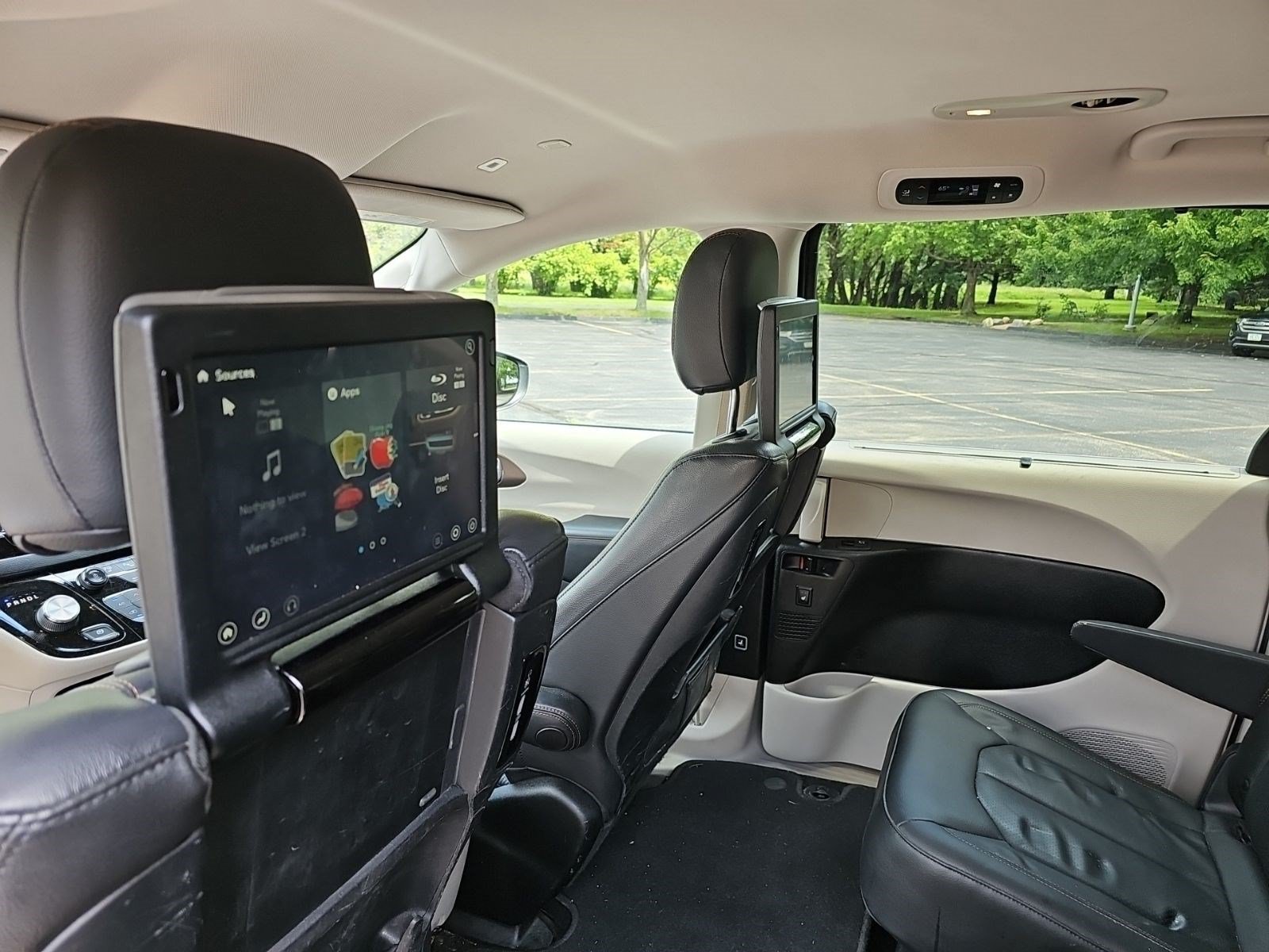 Used 2019 Chrysler Pacifica Touring-L Plus w/ Advanced Safetytec Group FWD image 19