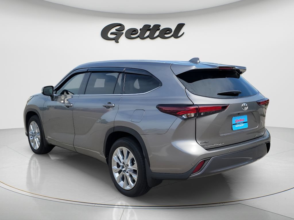 Certified 2026 Toyota Highlander Limited AWD/4WD image 7
