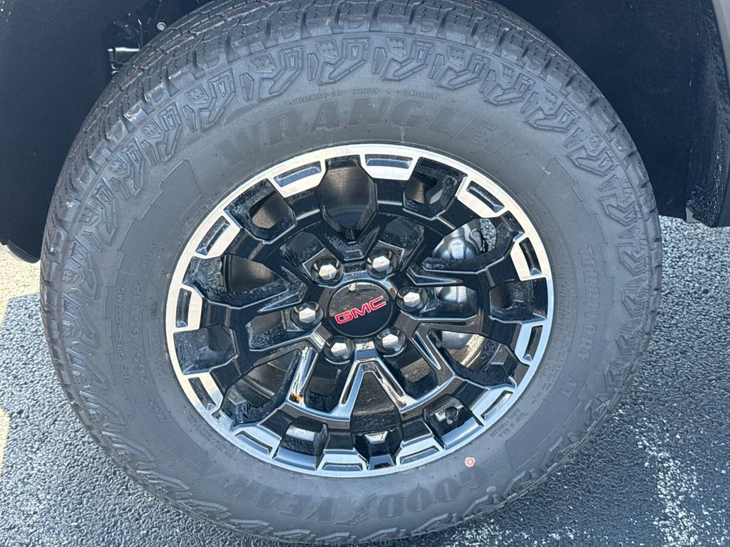 New 2026 GMC Canyon AT4 image 12