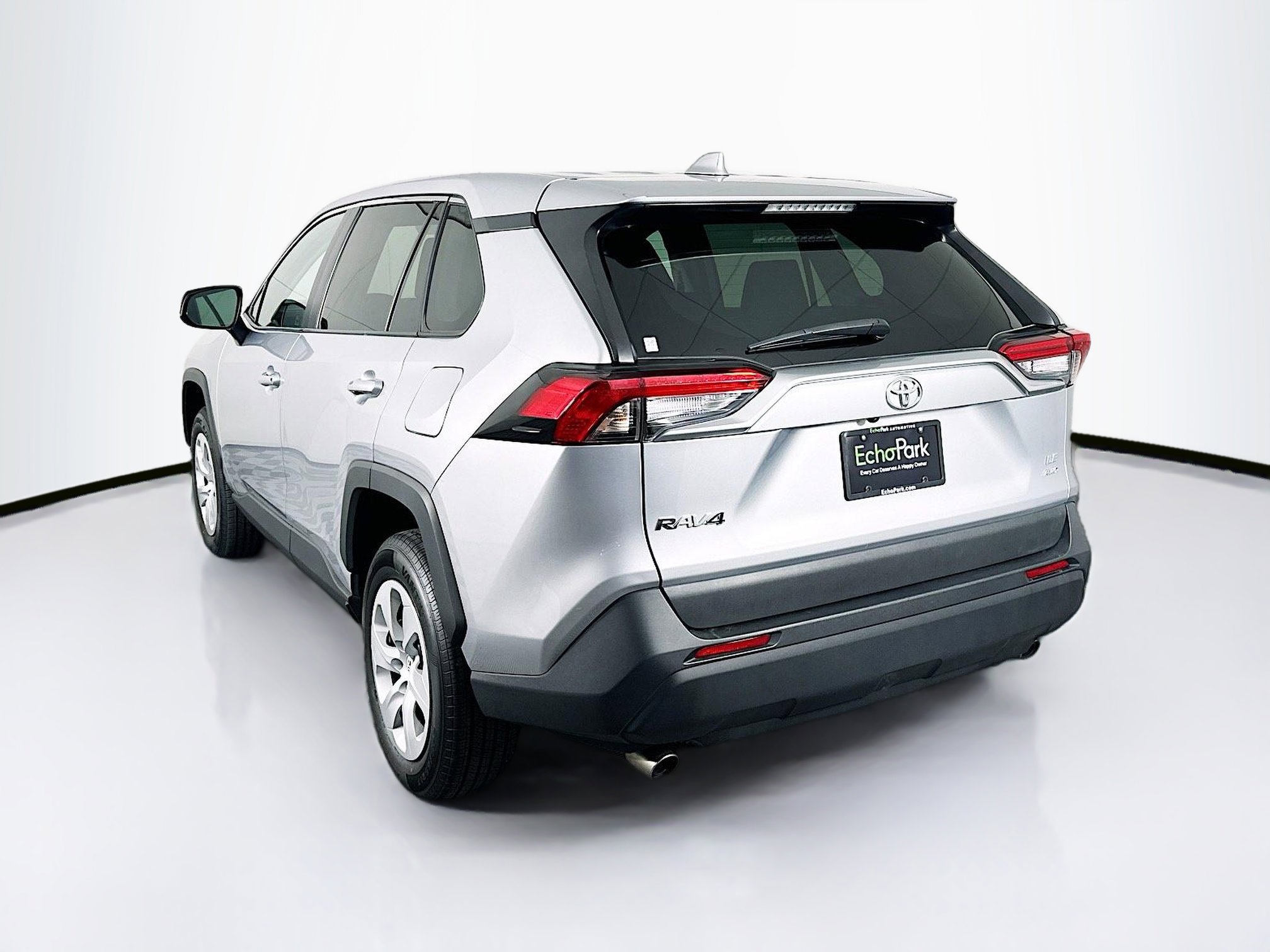 Used 2024 Toyota RAV4 LE image 5